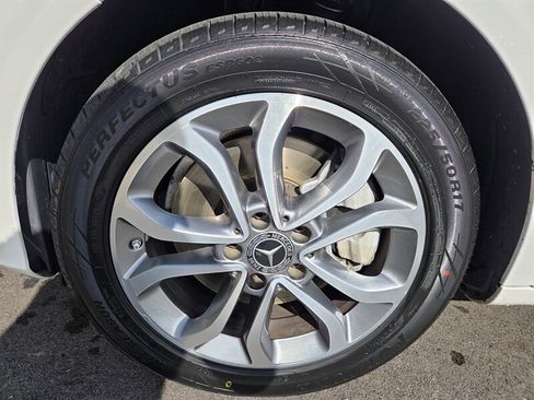 Used 2018 Mercedes-Benz C 300 4MATIC Sedan w/ Premium Package image 9