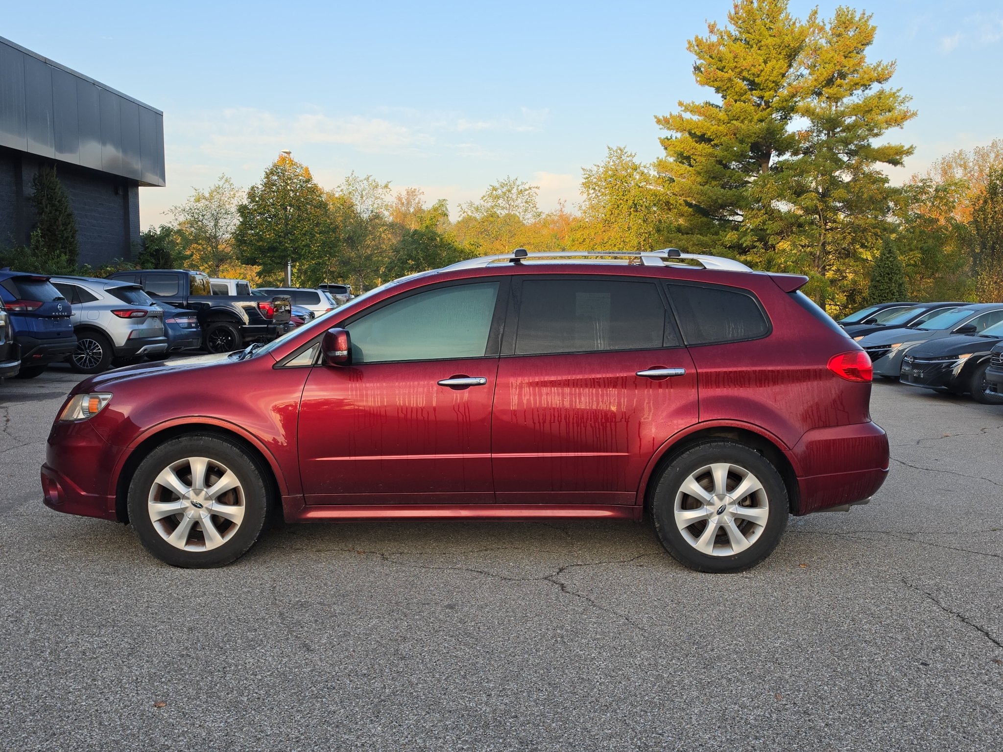 Used 2011 Subaru Tribeca Touring AWD/4WD image 4
