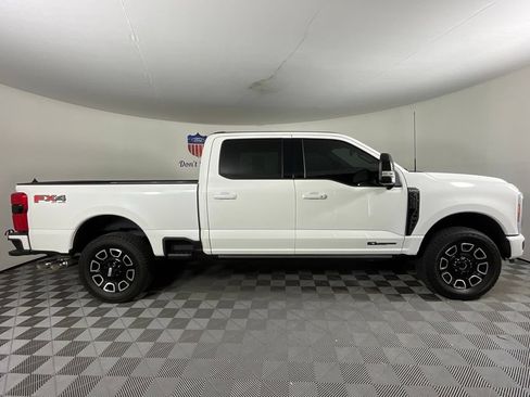 Certified 2025 Ford F250 Platinum w/ FX4 Off-Road Package AWD/4WD image 2