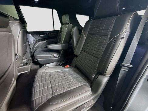 Used 2023 Cadillac Escalade Premium Luxury Platinum AWD/4WD image 25