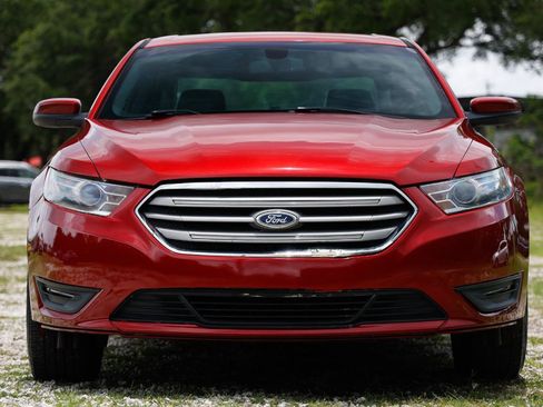 Used 2013 Ford Taurus SEL FWD image 17