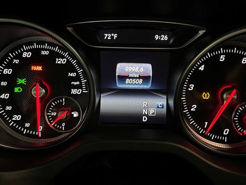 Used 2018 Mercedes-Benz GLA 250 4MATIC image 30