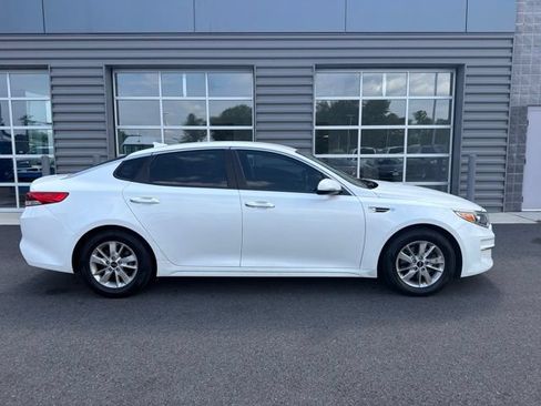 Used 2016 Kia Optima LX FWD image 3