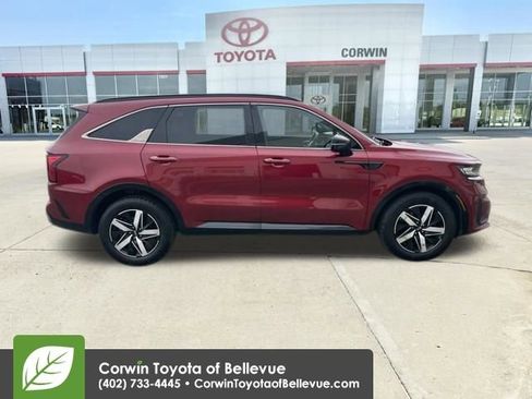 Used 2021 Kia Sorento S w/ Panoramic Sunroof Package image 6