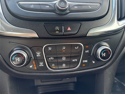 Used 2022 Chevrolet Equinox LT image 20