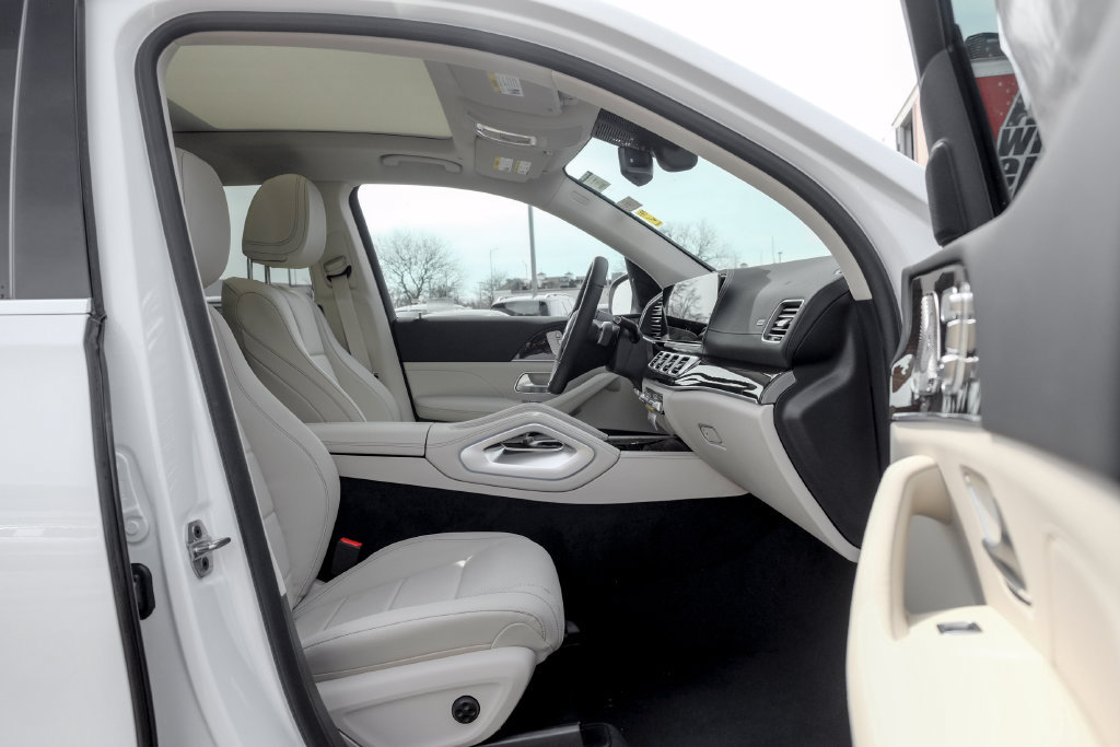 Used 2026 Mercedes-Benz GLS 450 4MATIC image 24