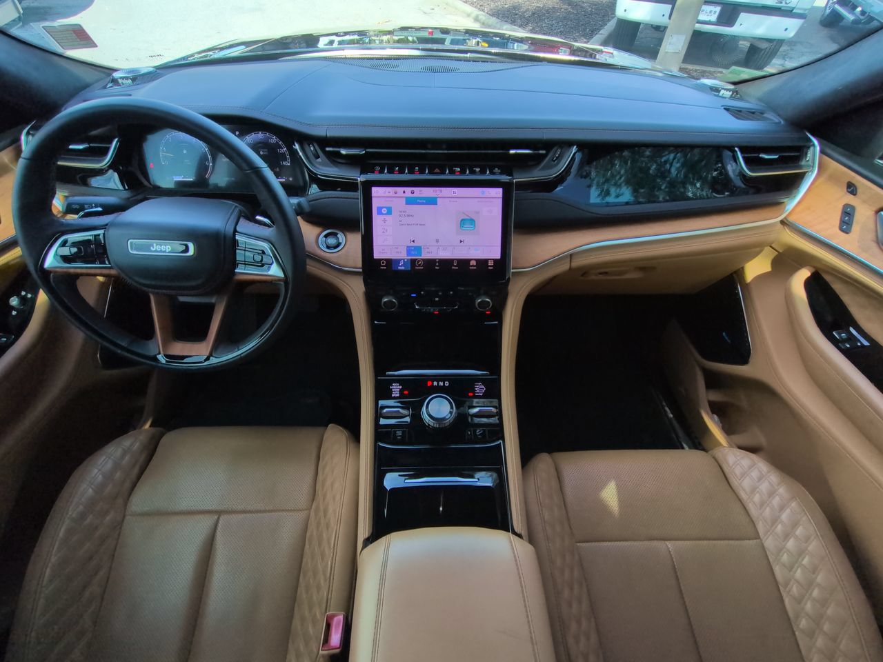 Used 2022 Jeep Grand Cherokee Summit AWD/4WD image 15