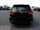 Used 2018 Toyota Highlander Limited image 3