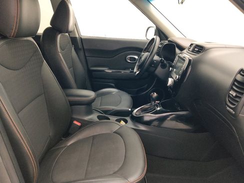 Used 2019 Kia Soul ! FWD image 21