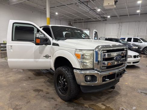 Used 2014 Ford F250 Lariat w/ Chrome Package AWD/4WD image 24