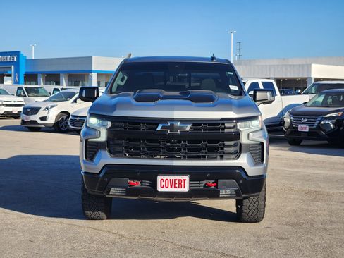 Used 2024 Chevrolet Silverado 1500 LT Trail Boss w/ LT Trail Boss Premium Package AWD/4WD image 2