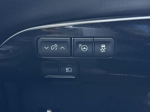 Used 2021 Toyota Prius XLE FWD image 22