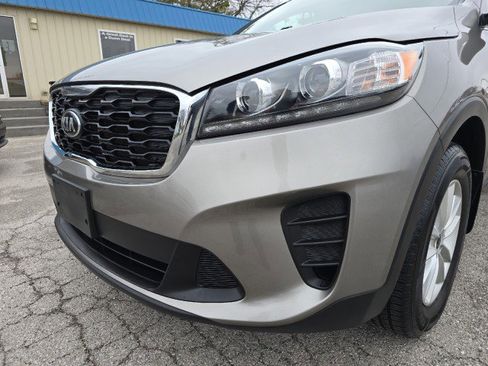 Used 2019 Kia Sorento L image 9