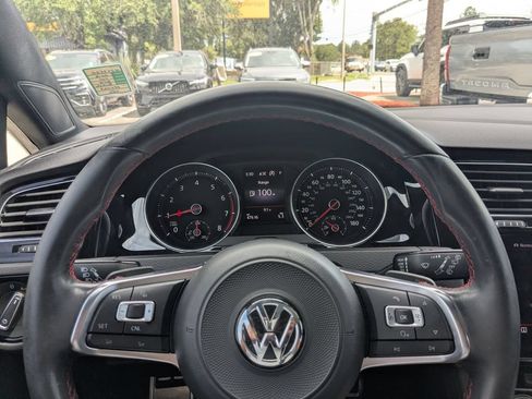 Used 2018 Volkswagen GTI SE FWD image 40