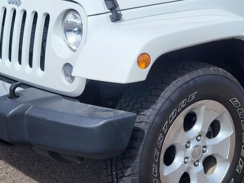 Used 2014 Jeep Wrangler Sahara image 9