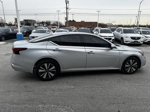Used 2020 Nissan Altima 2.5 SV image 8