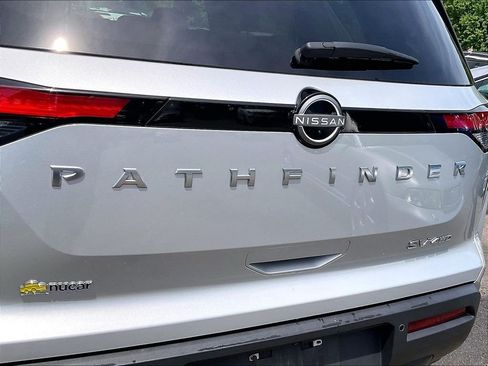 Used 2024 Nissan Pathfinder SV AWD/4WD image 29