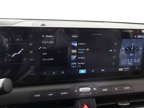 Used 2025 Kia K4 EX image 42