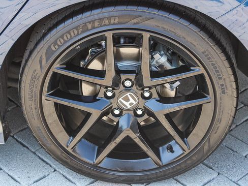 Used 2025 Honda Civic Sport image 12