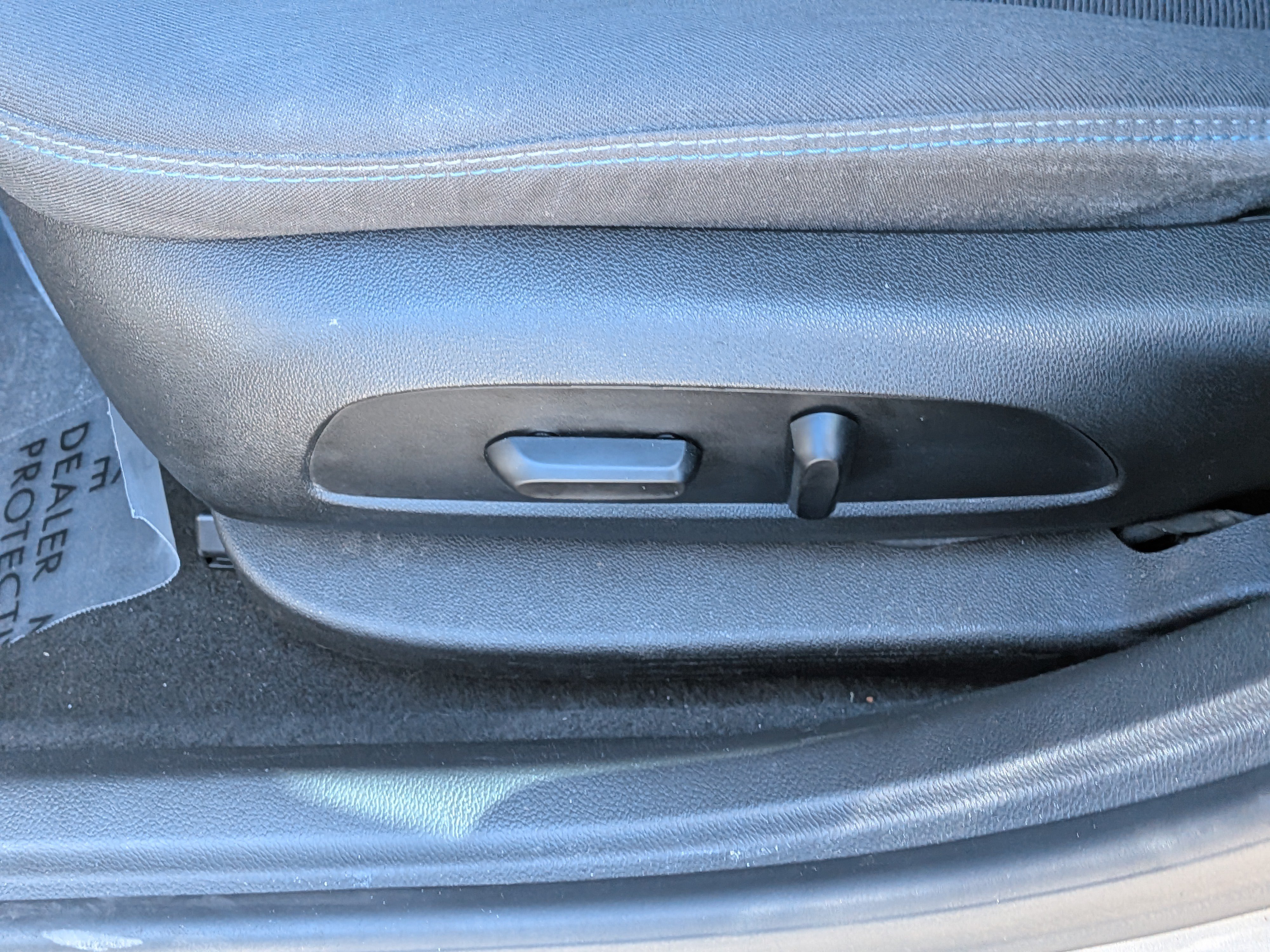 Used 2018 Chevrolet Cruze LT w/ Convenience Package FWD image 21