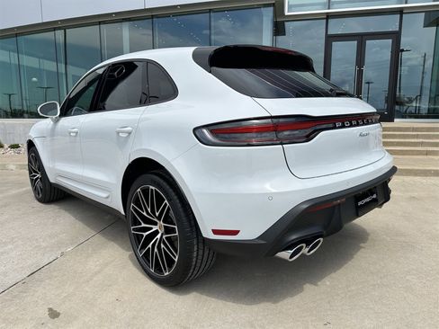 New 2025 Porsche Macan image 3