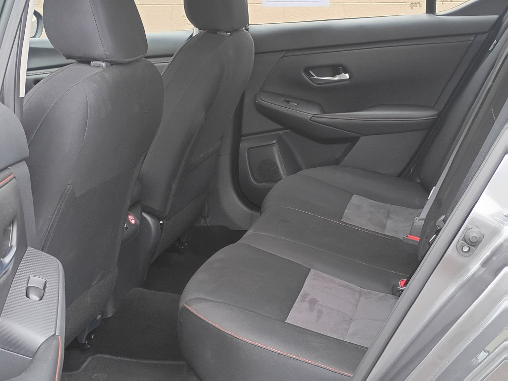 Used 2025 Nissan Sentra SR FWD image 16