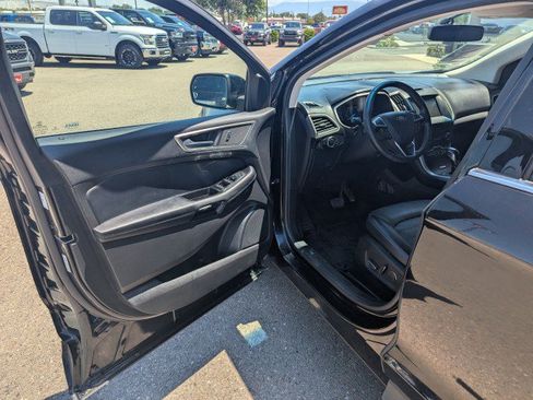 Used 2017 Ford Edge SEL w/ Equipment Group 201A AWD/4WD image 8