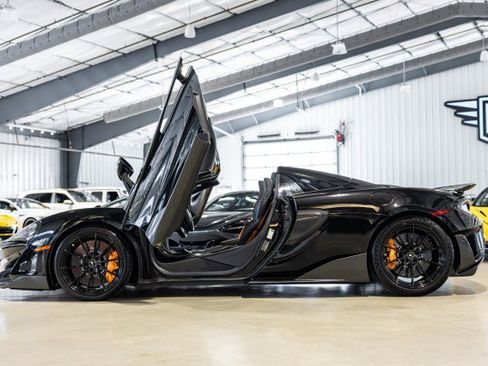 Used 2020 McLaren 600LT Spider RWD image 3