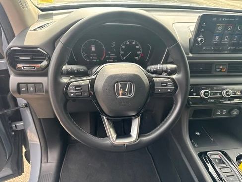Used 2023 Honda Pilot Touring image 15