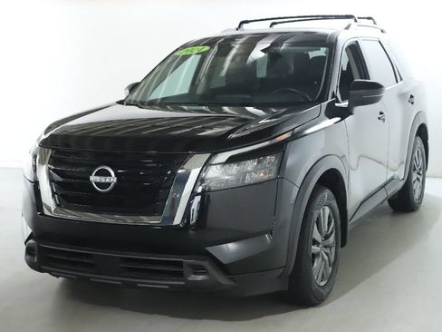 Certified 2024 Nissan Pathfinder SV AWD/4WD image 6