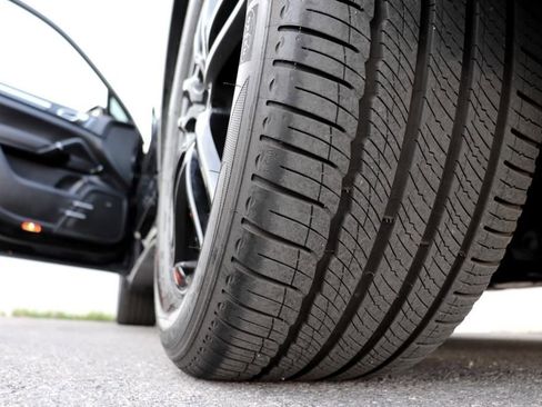 Used 2017 Porsche Cayenne GTS image 90