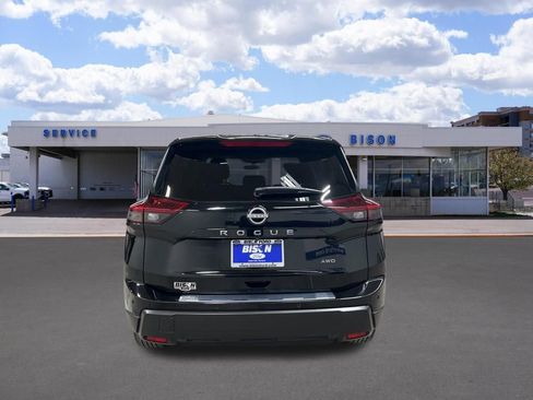 Used 2024 Nissan Rogue S image 4