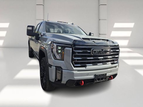 Used 2024 GMC Sierra 2500 AT4 w/ AT4 Premium Plus Package image 3