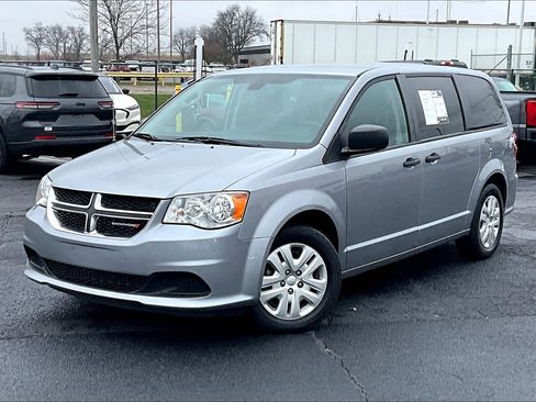 Used 2020 Dodge Grand Caravan SE w/ UConnect Hands-Free Group image 7