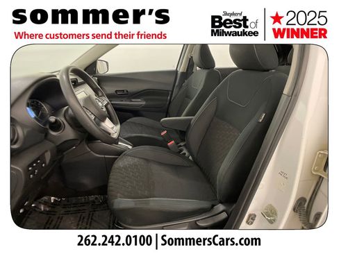 Used 2021 Nissan Kicks S image 9