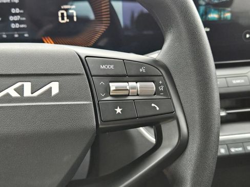 Certified 2025 Kia K4 FWD image 29