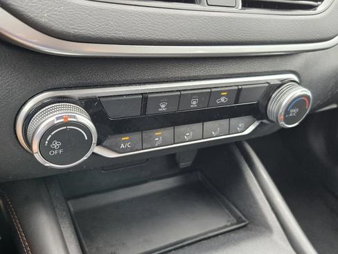 Used 2022 Nissan Altima 2.5 SR FWD image 17
