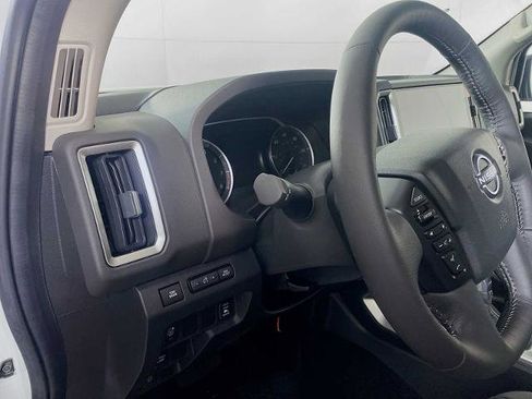 Certified 2025 Nissan Frontier SV w/ SV Convenience Package image 8