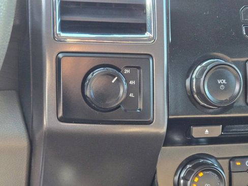 Used 2016 Ford F150 XLT image 25