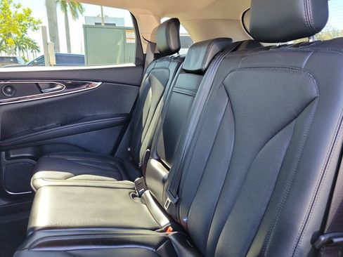 Certified 2023 Lincoln Nautilus Reserve w/ Monochromatic Package image 15