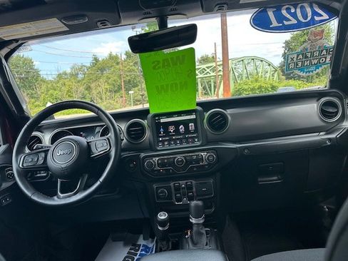 Used 2021 Jeep Gladiator Sport image 28