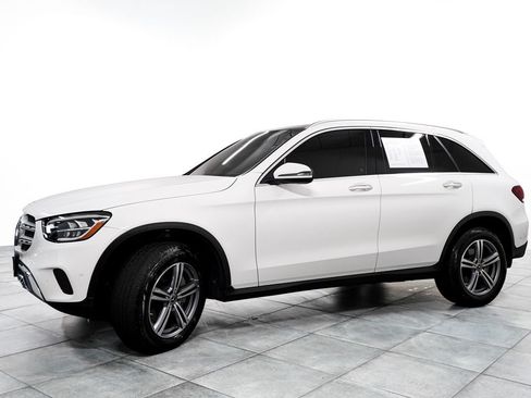 Used 2021 Mercedes-Benz GLC 300 4MATIC image 4