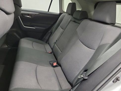 Used 2019 Toyota RAV4 XLE FWD image 11