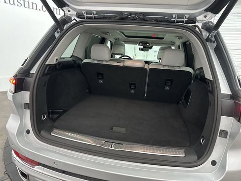 Used 2022 Jeep Grand Cherokee Overland w/ Luxury Tech Group IV image 26