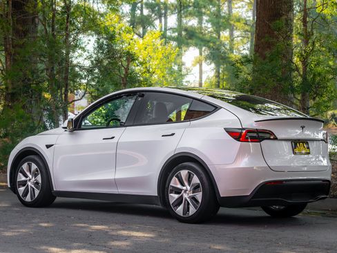 Used 2020 Tesla Model Y Long Range AWD/4WD image 54