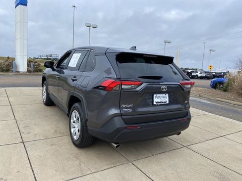 Used 2025 Toyota RAV4 LE image 8