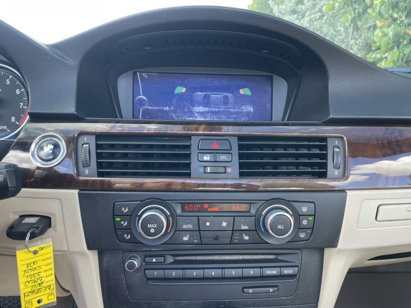 Used 2011 BMW 335i Convertible RWD image 17