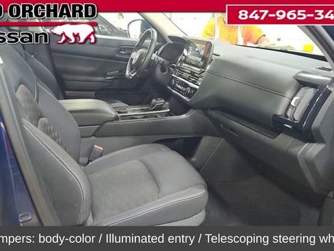 Used 2024 Nissan Pathfinder SV image 9