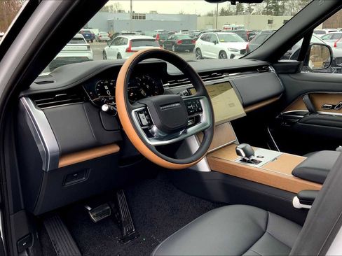 New 2025 Land Rover Range Rover SV image 7