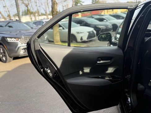Used 2019 Toyota Corolla XSE image 23